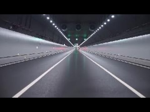 港珠澳大橋海底隧道內部行車畫面