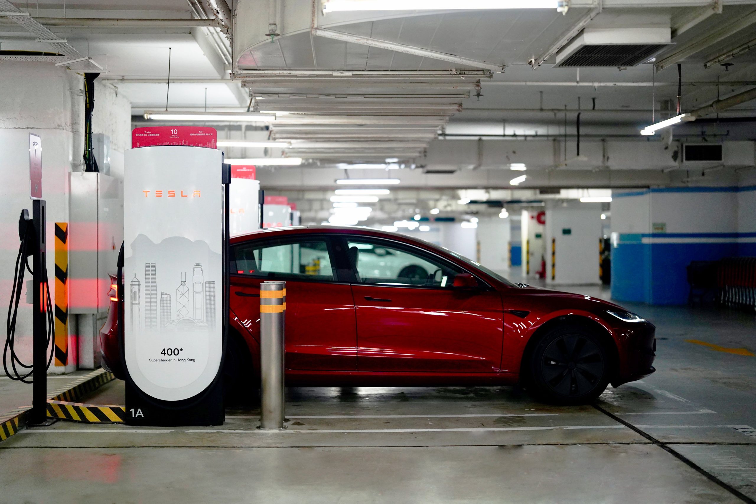 Tesla Supercharger 香港全攻略 2026：充電站位置、收費及省錢貼士